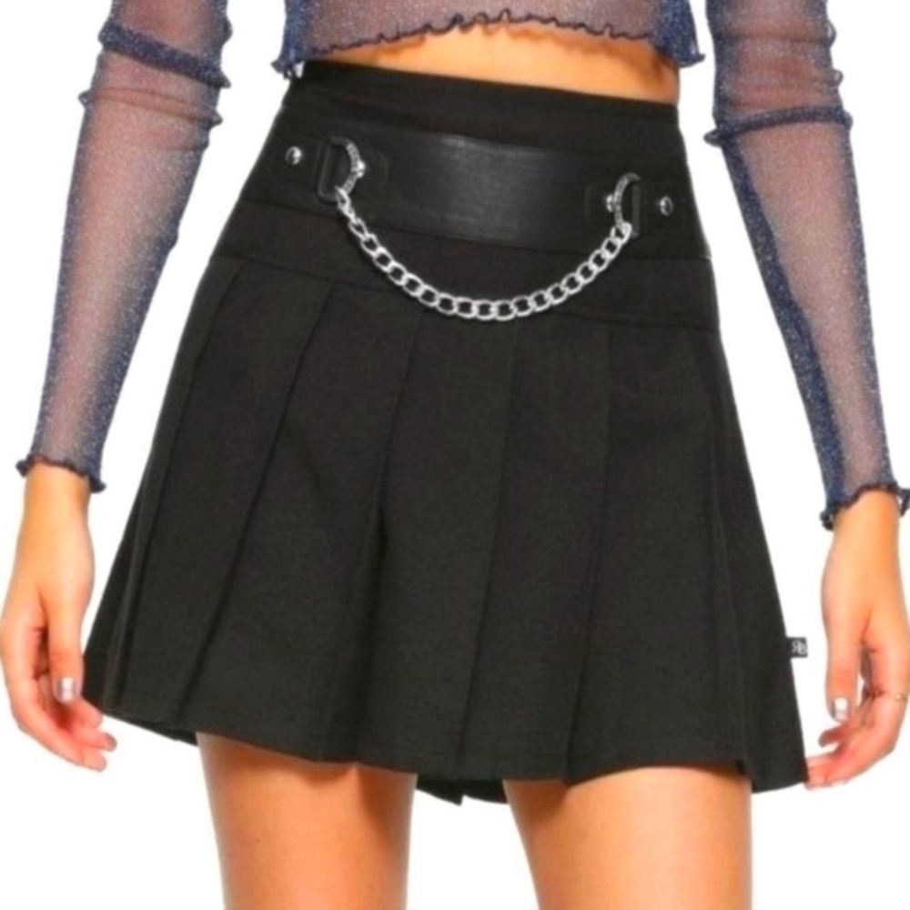 Y2K Royal Bones Black Pleated Mini Skirt Women’s Size Large Chain Belt